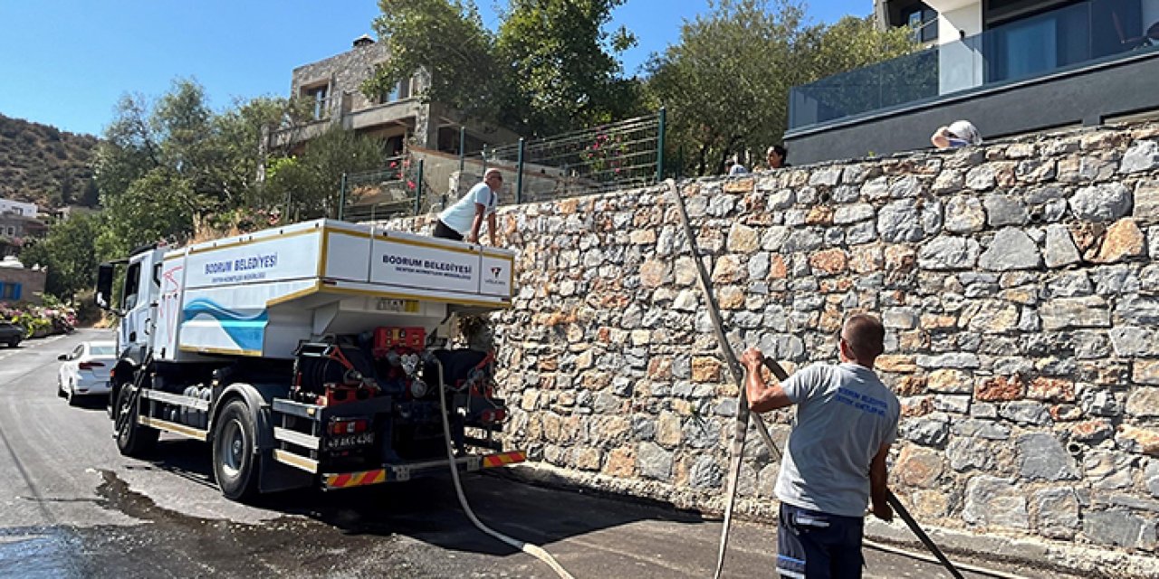 Bodrum'da su tankerlerle dağıtılıyor