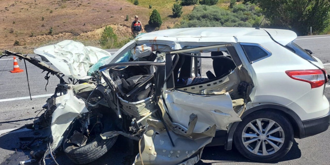 Erzincan'da katliam gibi kaza: 3 ölü, 4 yaralı