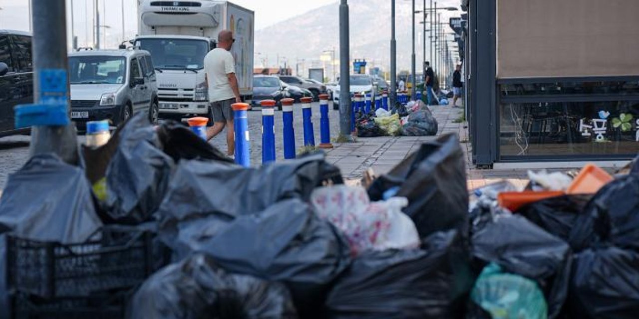 İzmir çöp içinde kaldı