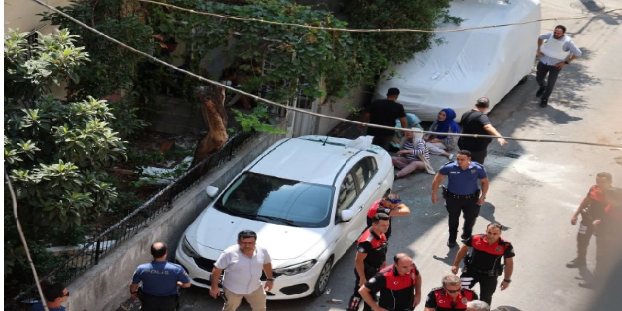 İzmir'de Önce etrafa ardından kendine ateş etti!