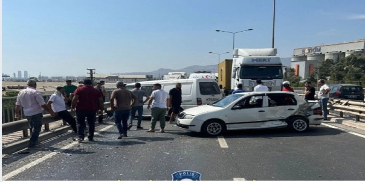 İzmir Kemalpaşa istikametinde feci trafik kazası!