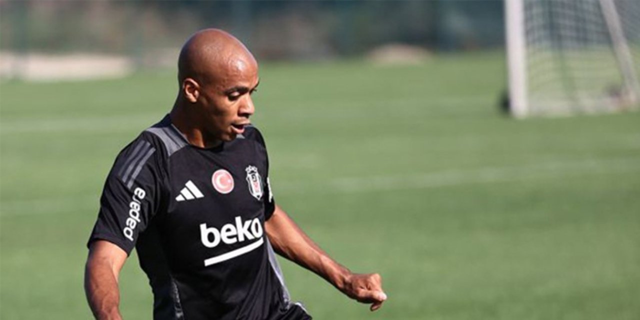 Van Bronckhorst, Joao Mario'yu oynatacağı mevkiyi belirledi