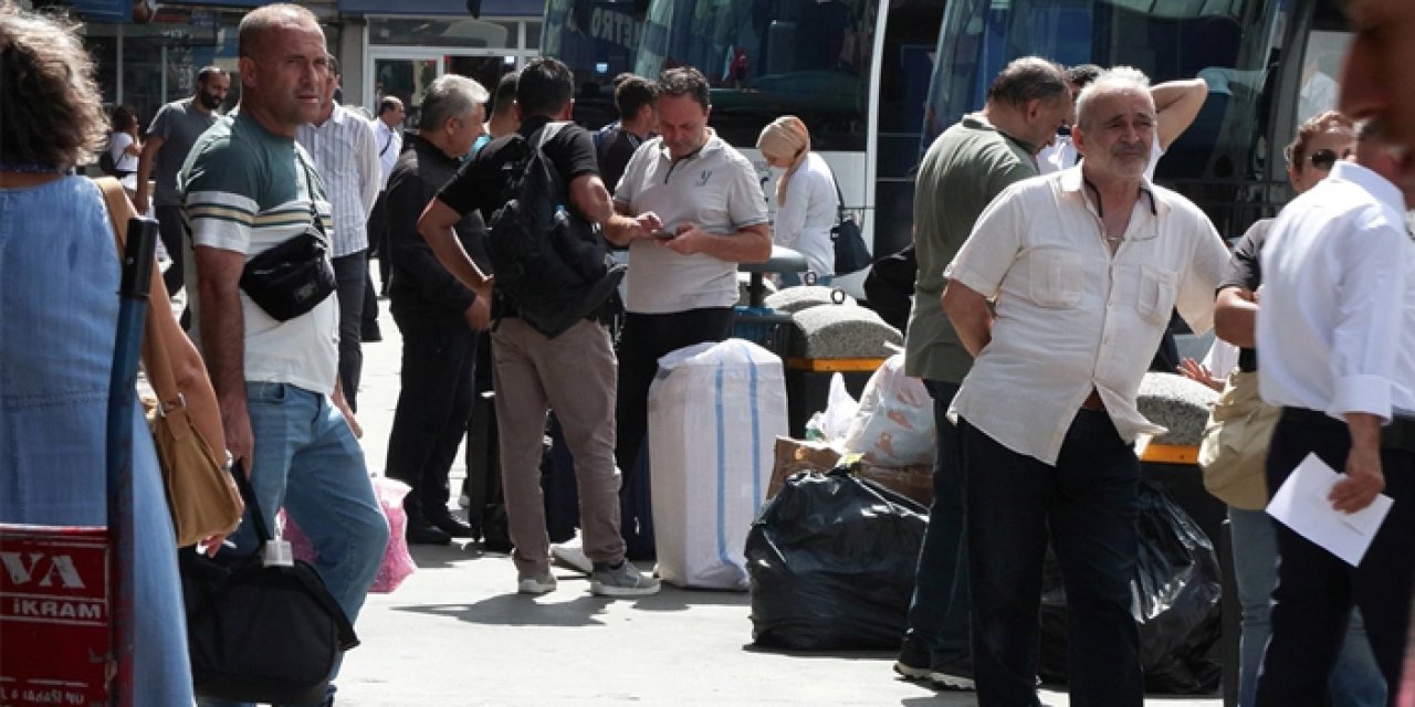 Büyük İstanbul Otogarı’nda okul öncesi dönüş yoğunluğu