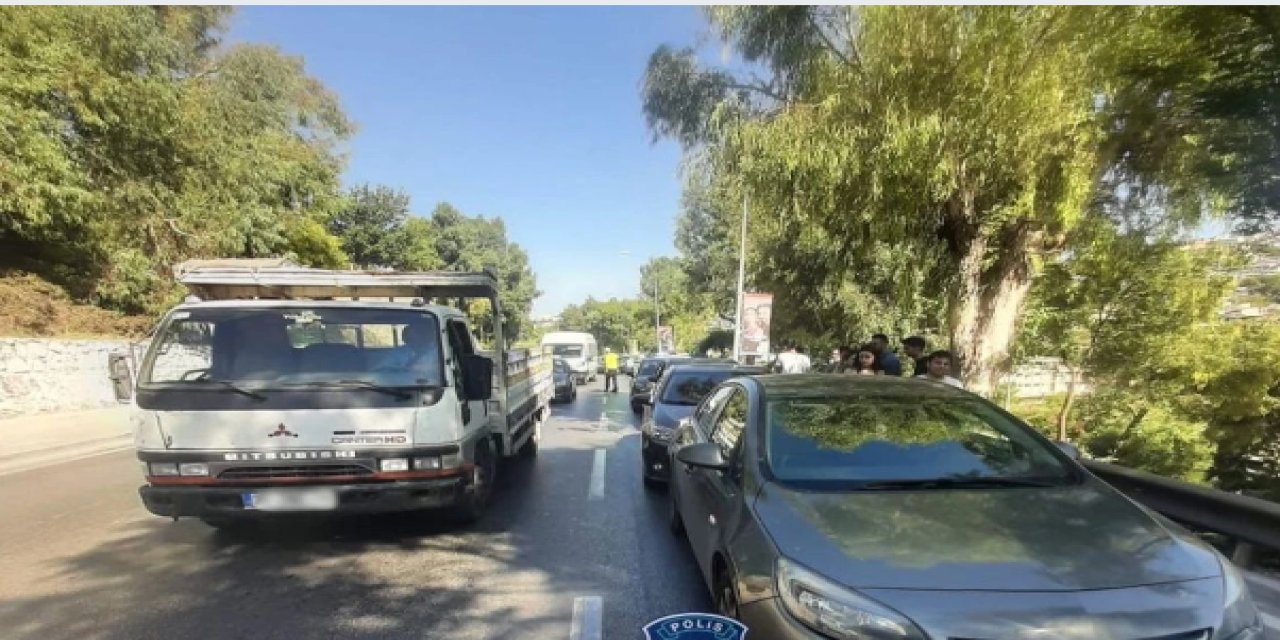 İzmir Karabağlar'da zincirleme trafik kazası!