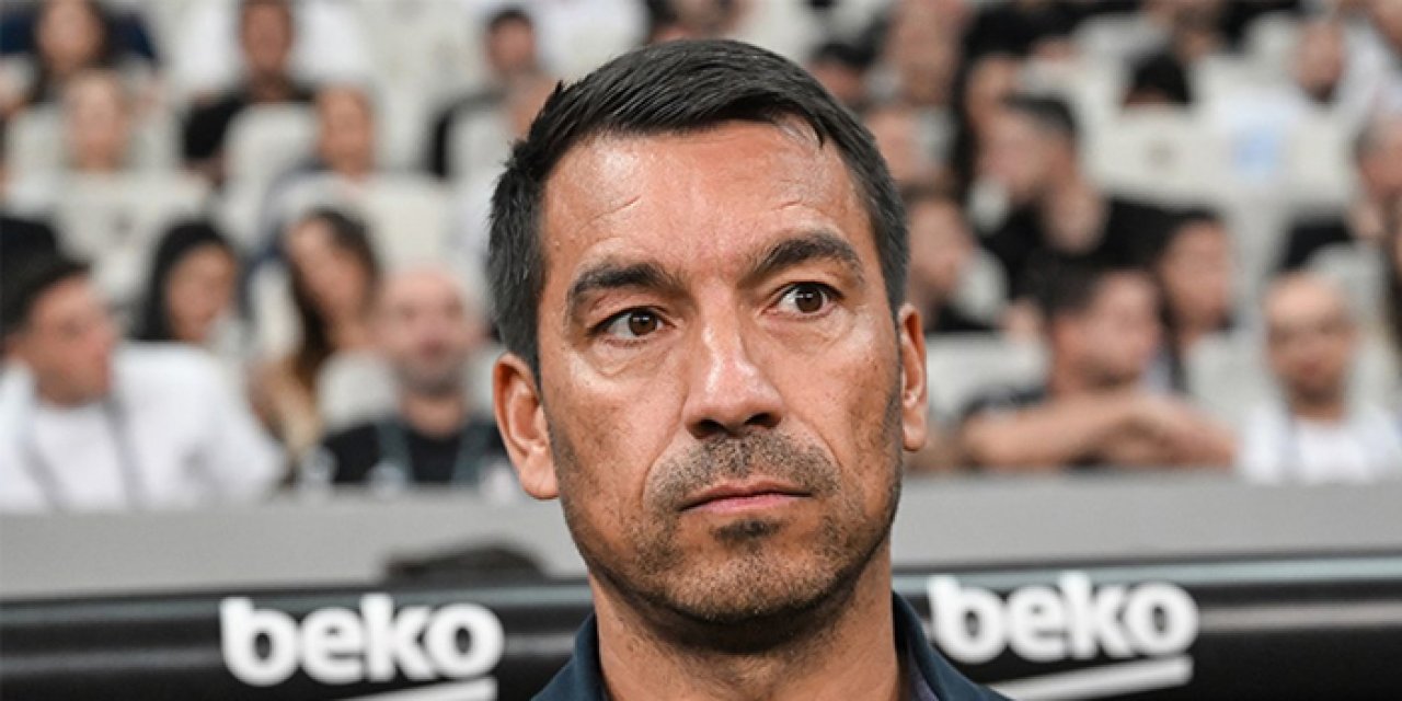 Van Bronckhorst derbi 11'ini belirledi: Tek değişiklik