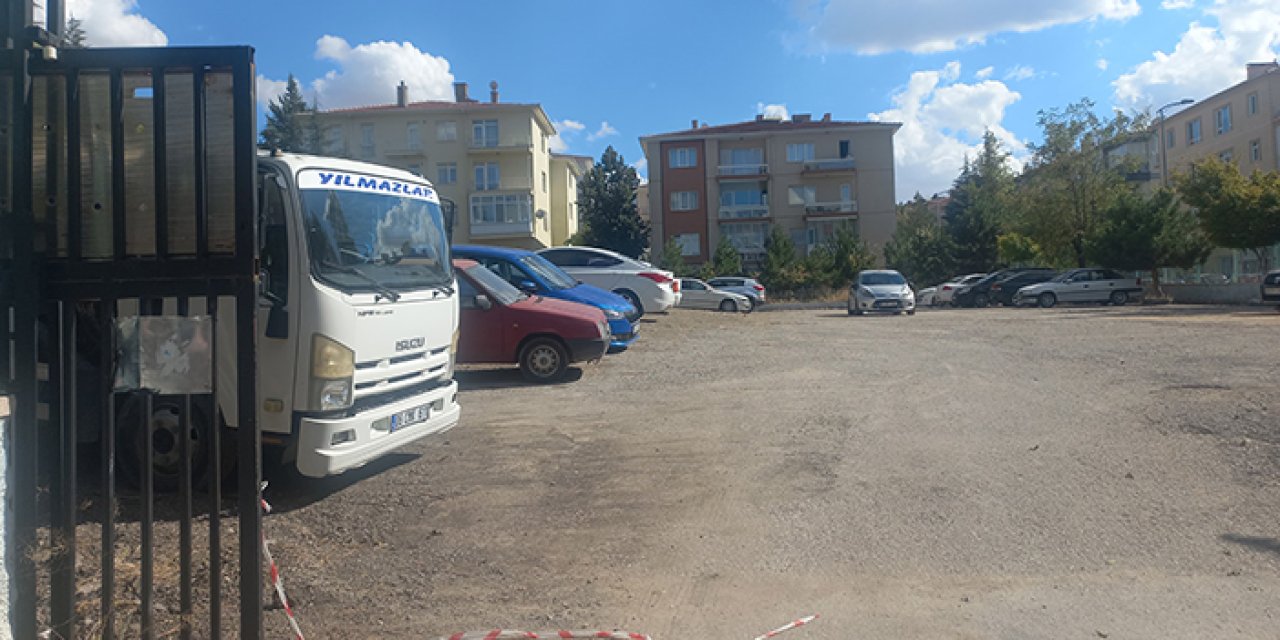 Sokullu’da eğitim krizi: Okul diye yıkıldı, otopark oldu