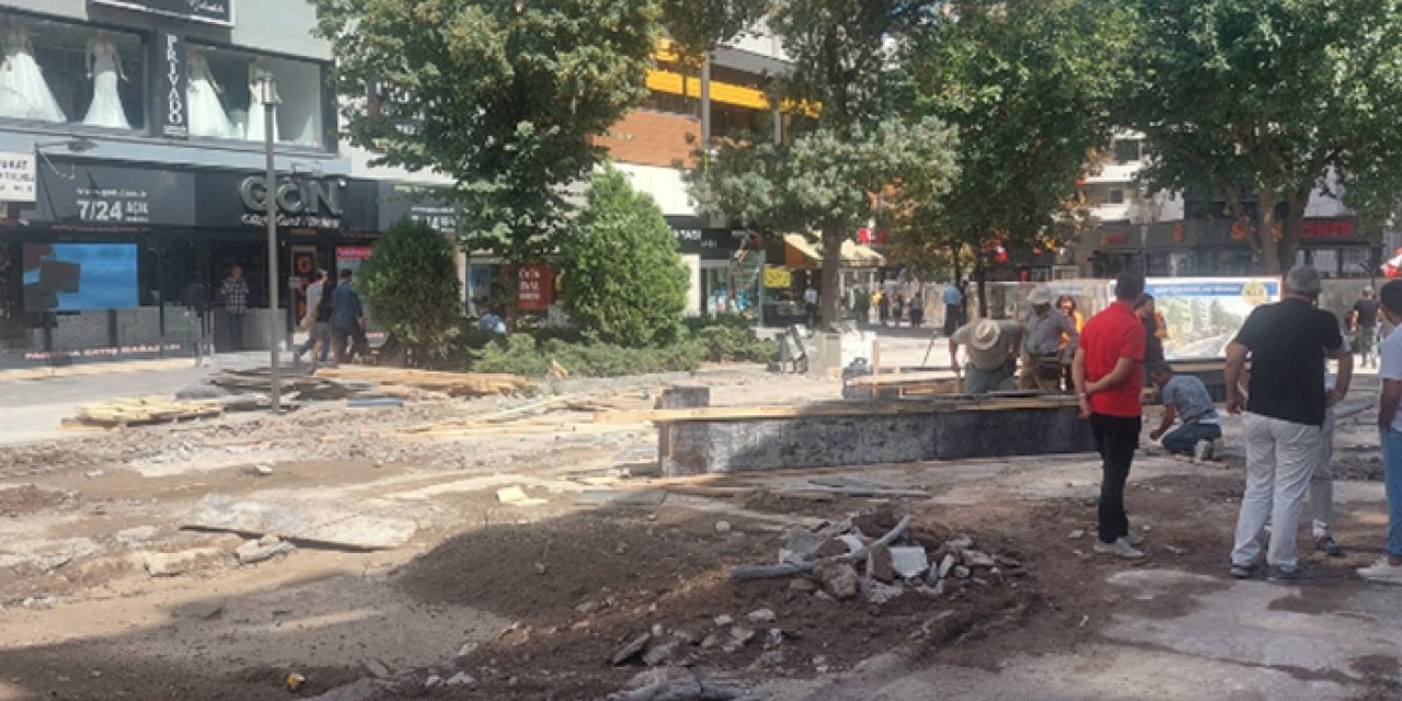 İzmir Caddesi esnafı mağdur olduğunu ifade etti