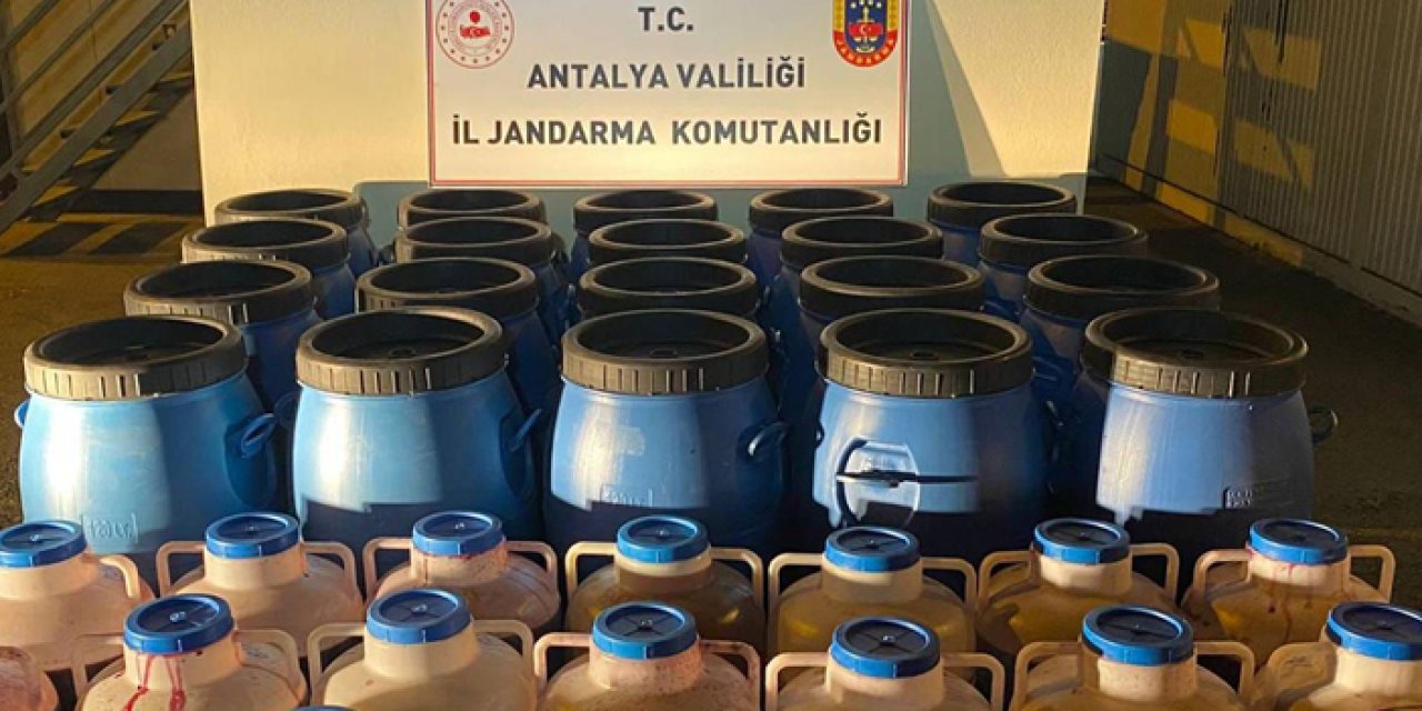 Antalya'da 4 bin litre sahte içki ele geçirildi