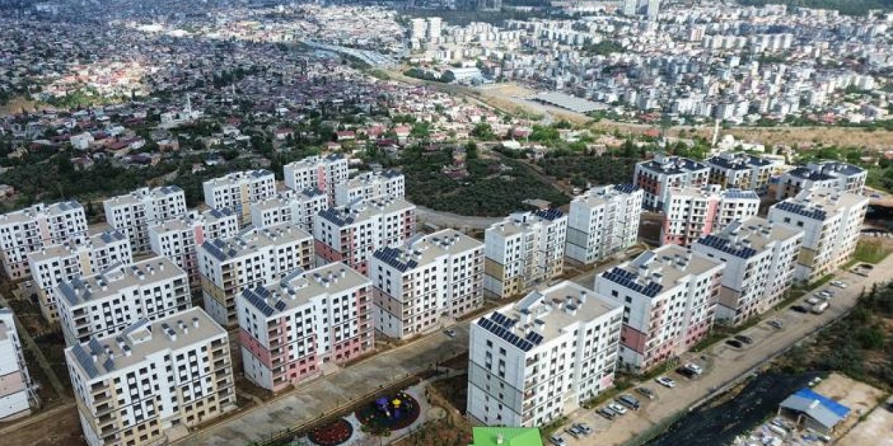 Depremzedeler yeni evlerine geçiyor