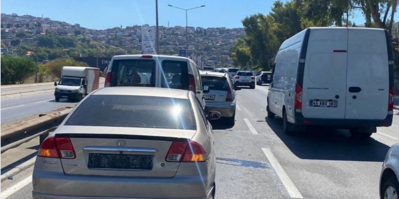 İzmir Karabağlar'da trafik kazası!