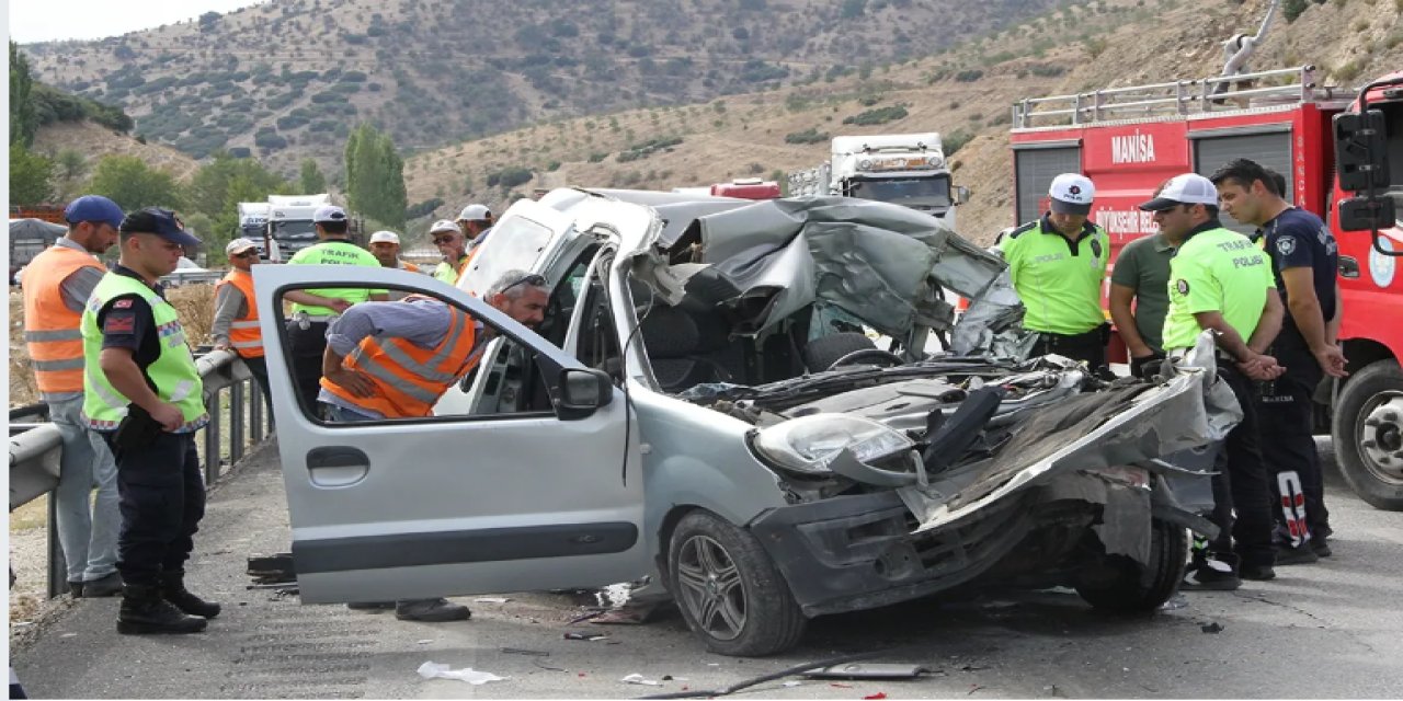 Manisa'da feci kaza: 1 ölü 1 yaralı