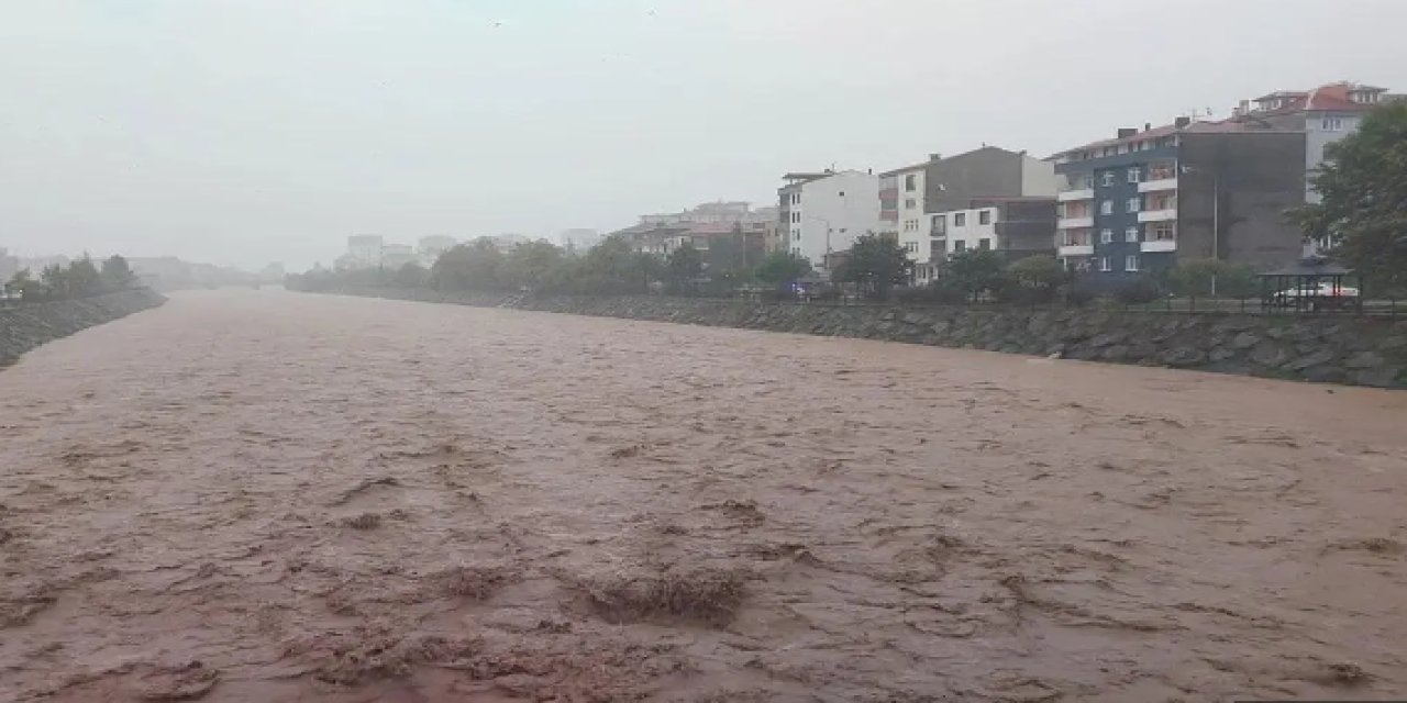 Trabzon'da Şiddetli Yağışlar Heyelana Neden Oldu