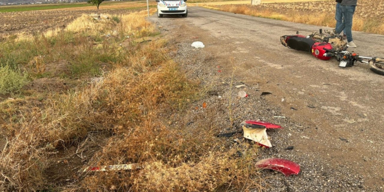 Ankara'da otomobil ile motosiklet kafa kafaya çarpıştı