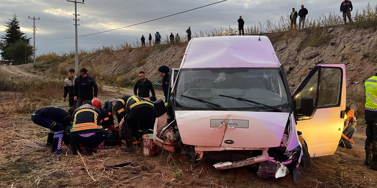 Nevşehir’de işçi servisi devrildi: 5 yaralı