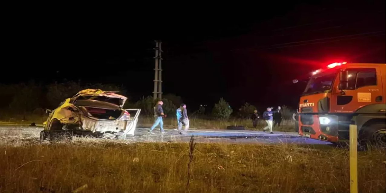 Bolu'da Kamyonet ile Otomobil Çarpıştı: 2 Ağır Yaralı