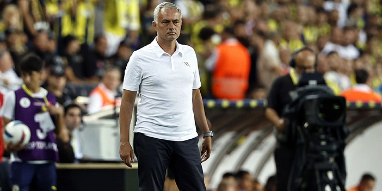 Fenerbahçe'de iki oyuncu için ayrılık sinyali: Mourinho'nun planında yoklar