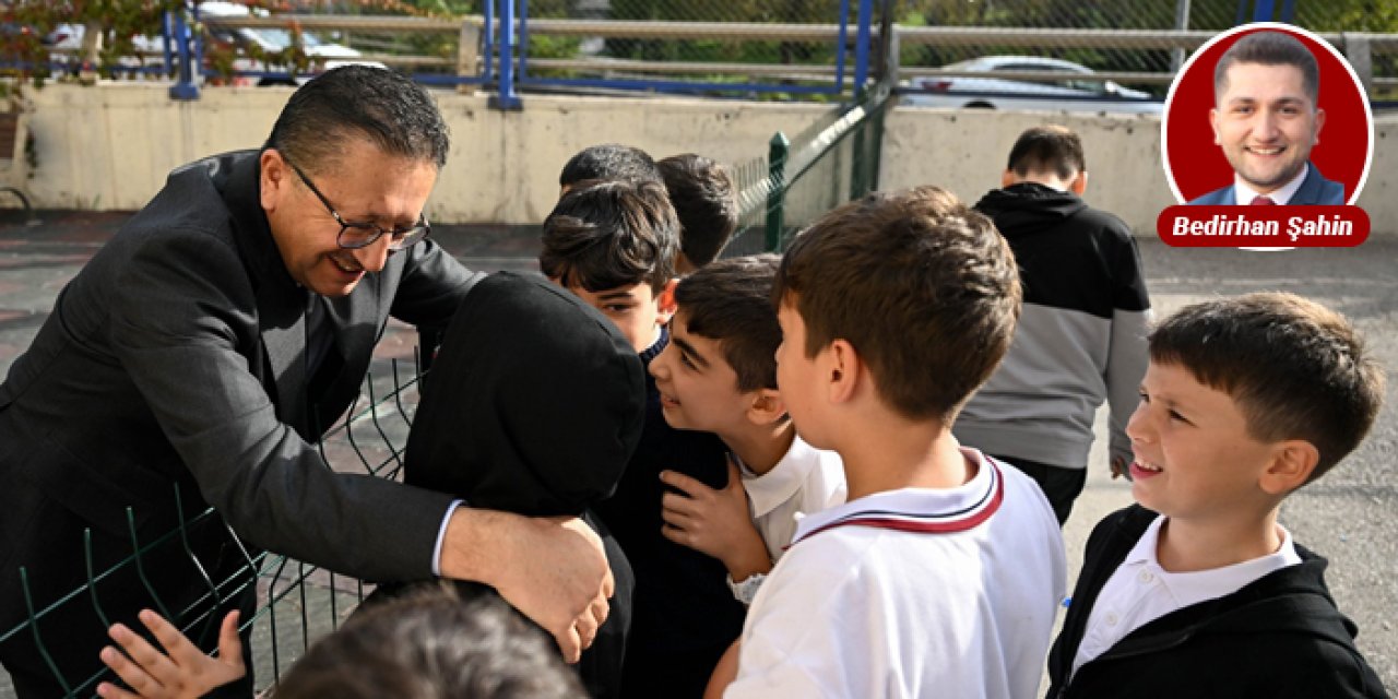 Veysel Tiryaki’den ilkokul ziyaretinde miniklere sağlıklı gülüş hediyesi