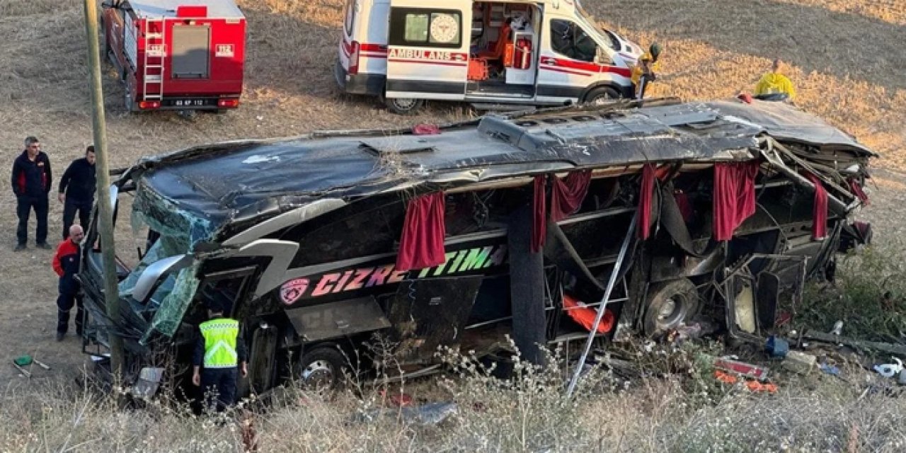 Yolcu otobüsü devrildi: Çok sayıda yaralı var