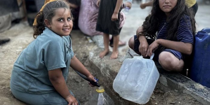 İsrail saldırıları altındaki Gazze'de "Dünya Kız Çocukları Günü"