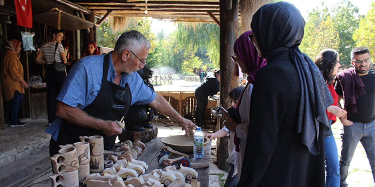 Altındağ'da ustaların sanat eserleri ziyaretçiler bekliyor