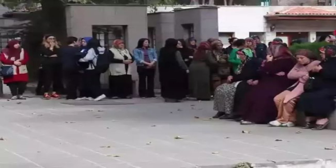 Dini Nikahla Birlikte Yaşadığı Kadın Bıçakla Öldürüldü