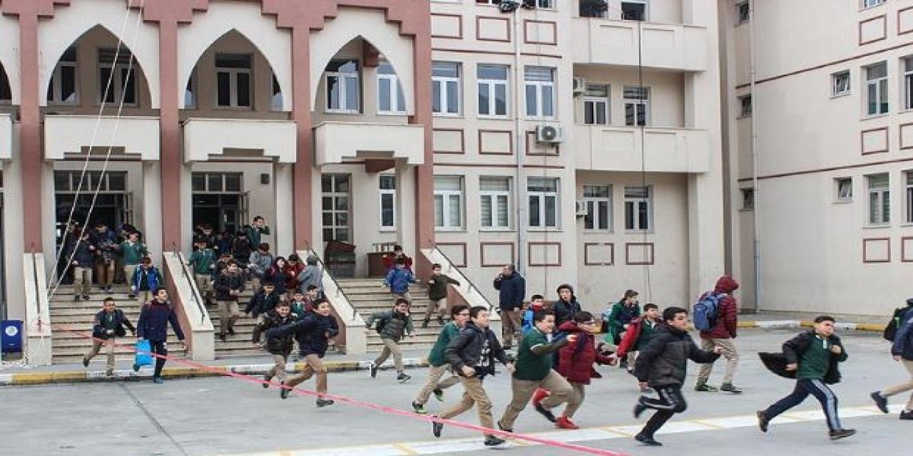 Okulların başlama ve bitiş saatlerini ilgili valilik belirleyecek