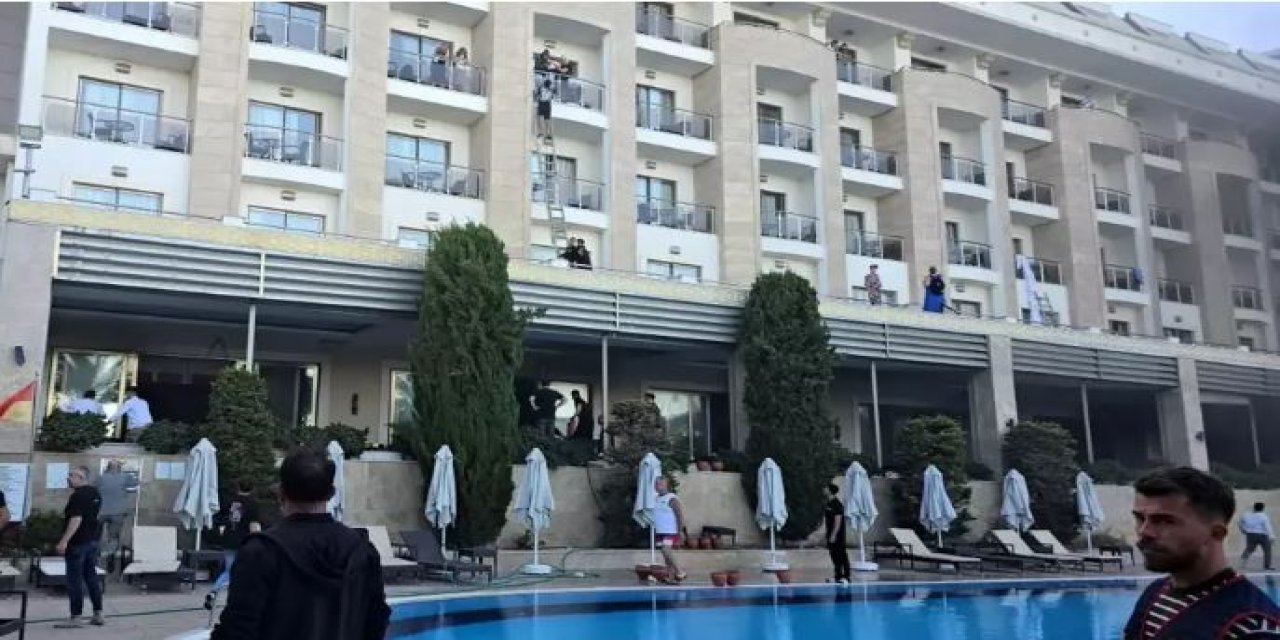 Kemer'de Otel Yangını: 48 Tatilci Mahsur Kaldı