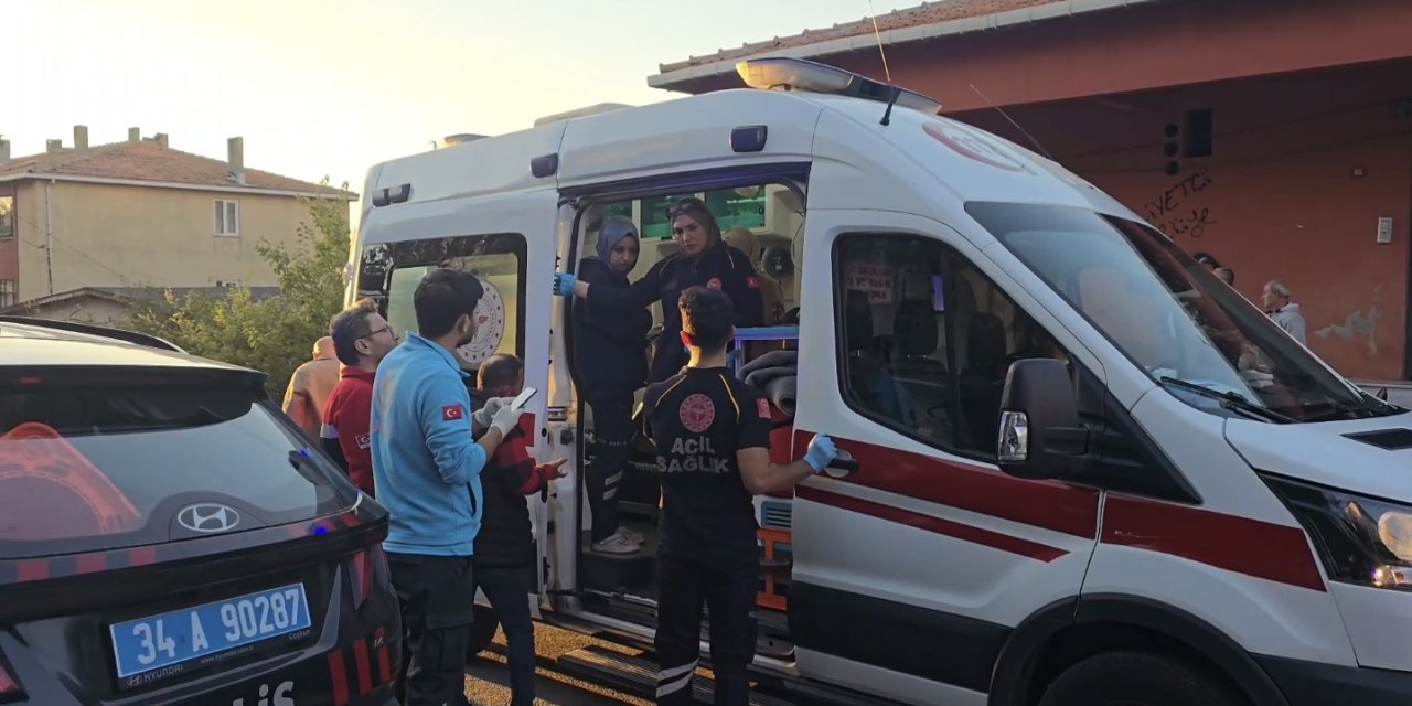 İstanbul-Maltepe'de minibüs park halindeki TIR'a çarptı: 8 yaralı