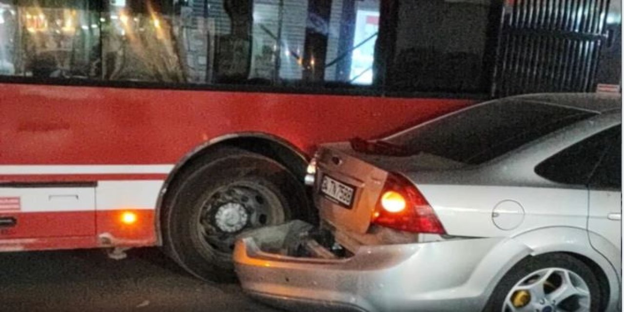 İzmir Göksu Mahallesi'ndeki kaza trafiği kilitledi