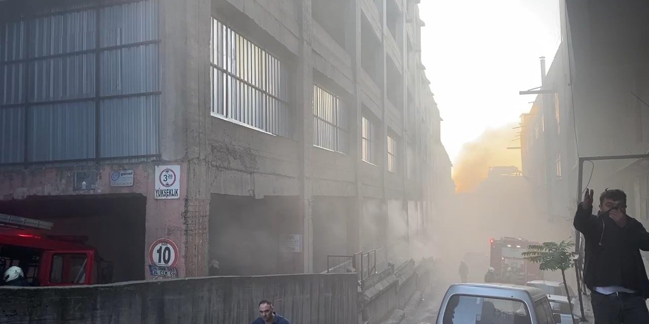 Zeytinburnu'nda iş merkezinde yangın