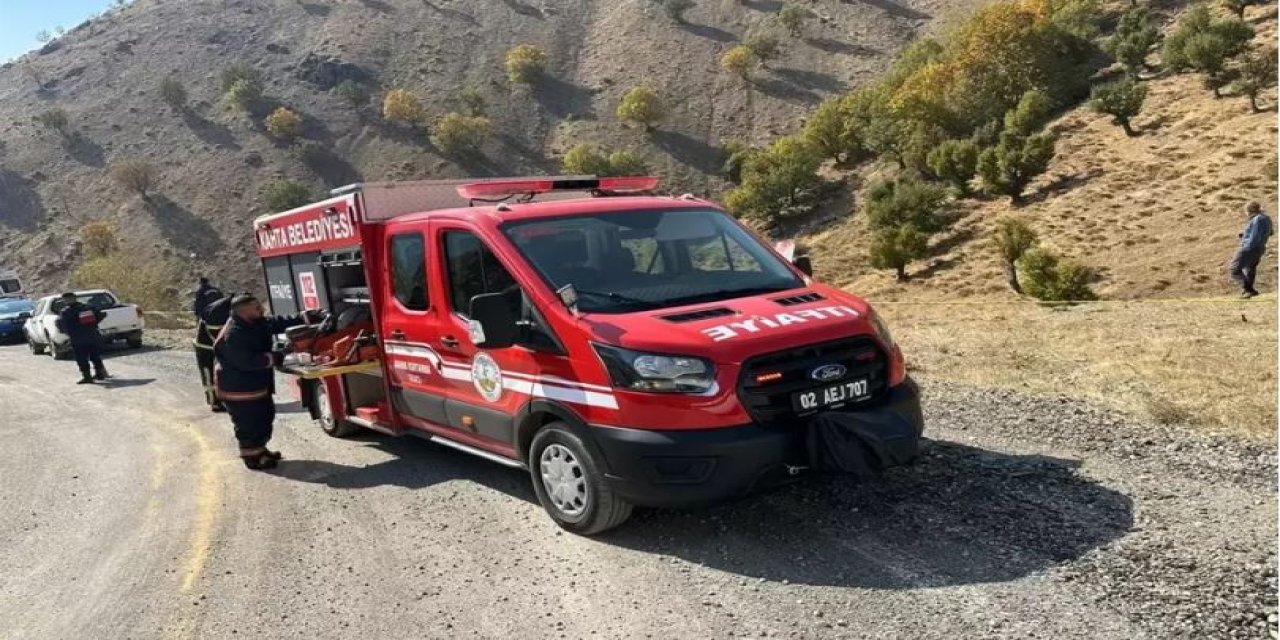 Adıyaman'da Hafif Ticari Araç Devrildi: 2 Ölü