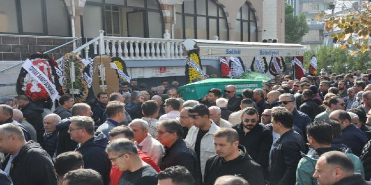 Zincirleme kazada ölen baba ile oğlu yan yana toprağa verildi