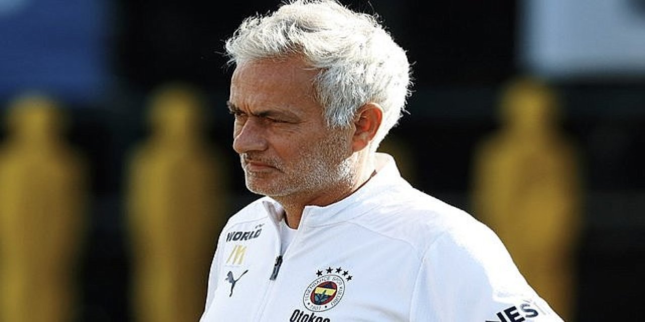 Mourinho'nun taraftara hediye ettiği hırkayla ilgili şok iddia