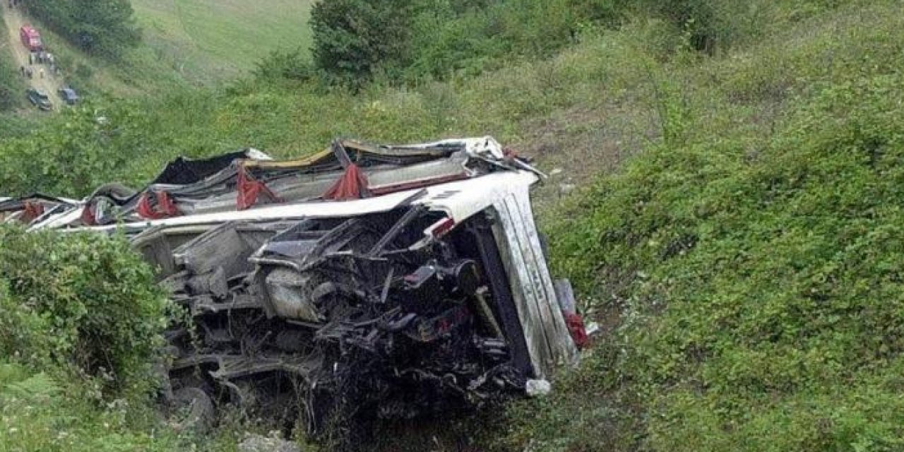 Hindistan'da otobüs kazası: 36 kişi hayatını kaybetti