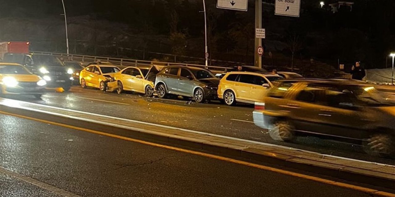 Ankara'da 8 aracın karıştığı zincirleme kaza: 2 yaralı