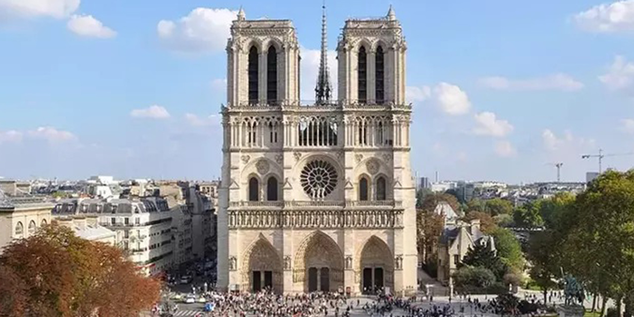 Notre-Dame Katedrali 5 yıl aradan sonra çan sesleriyle yankılandı