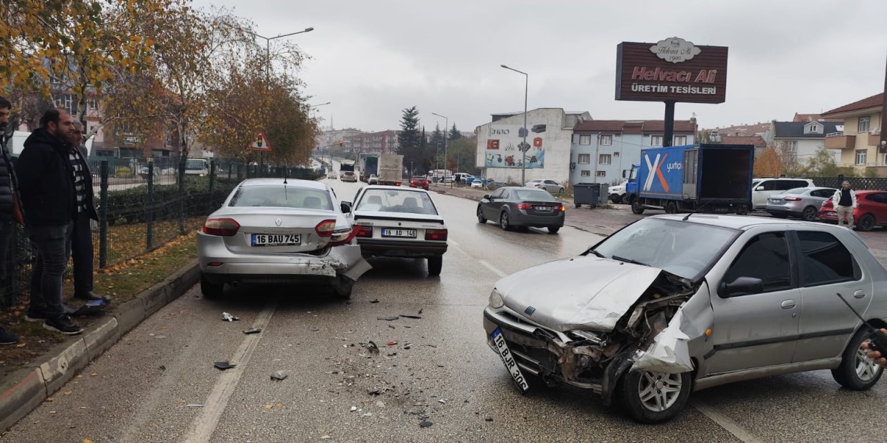 Bursa'da zincirleme kaza: 3 yaralı