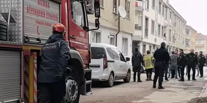 Boşanma aşamasındaki eşini kemerle boğup öldürdükten sonra çatıya çıktı