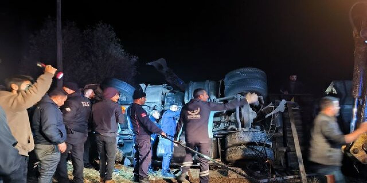 Kazaya müdahale ederken tırın altında kalan 1 polis şehit oldu