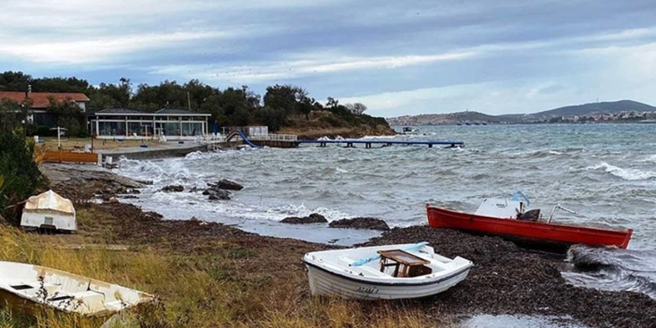 Kuzey Ege'yi lodos vurdu