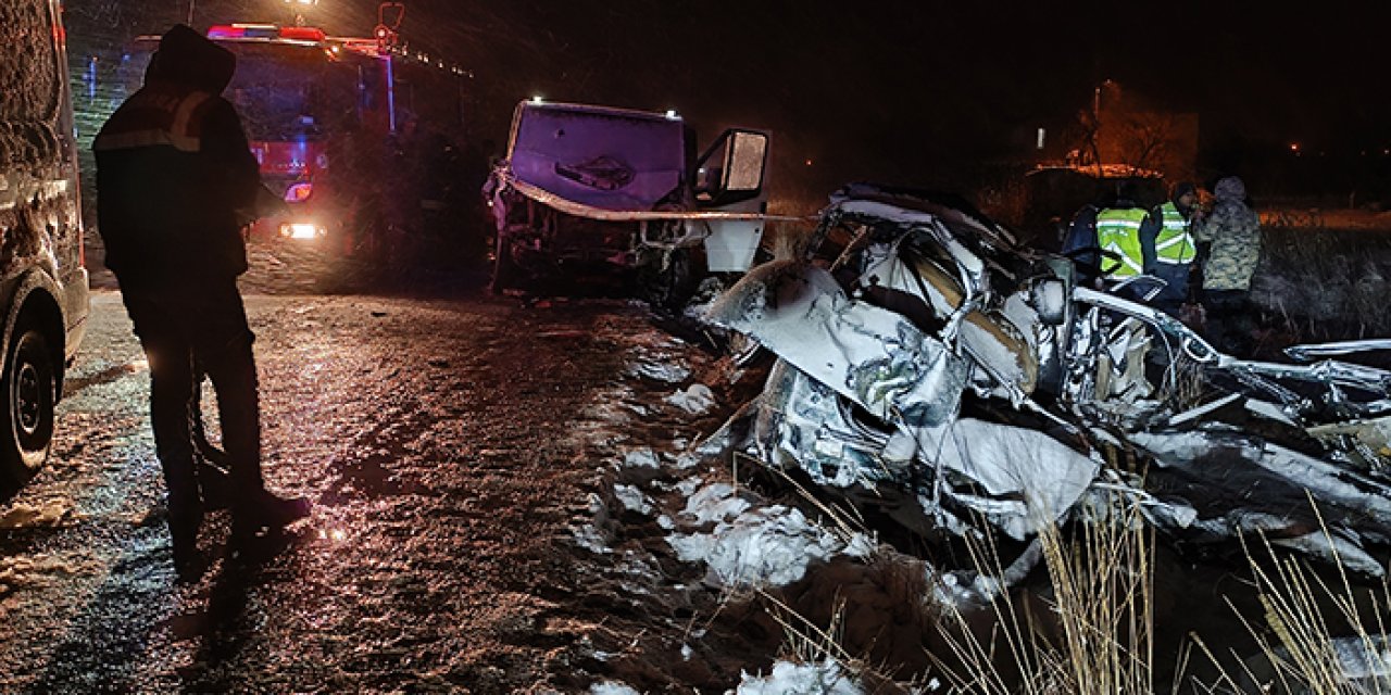 Kayseri'de korkunç kaza: 2 ölü 5 yaralı