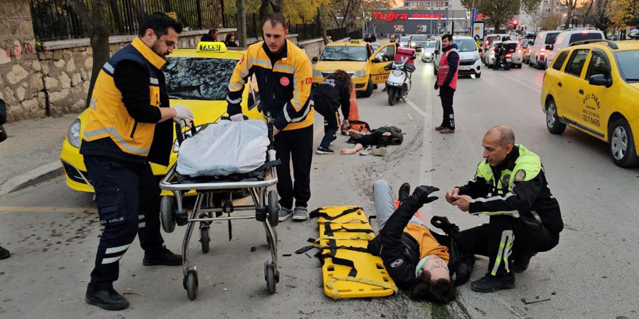 Edirne'de motosikletle otomobil çarpıştı; 2 yaralı