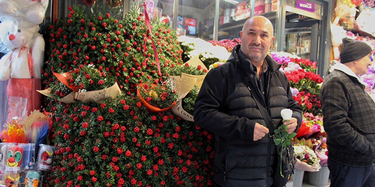 Yeni yıl yaklaştı: Kokina çiçekleri tezgahlara kondu