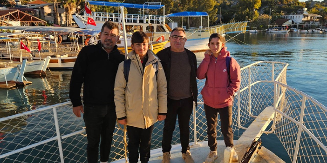 Antalya'da öğrenciler her gün tekneyle okula gidiyor