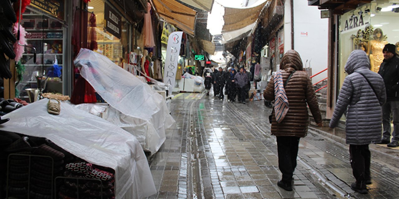 Samanpazarı'nı su bastı: Esnaf çözüm bekliyor