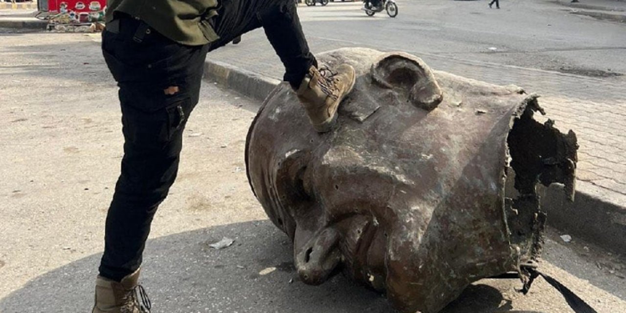 Suriye'de Esad heykelleri yıkılıyor