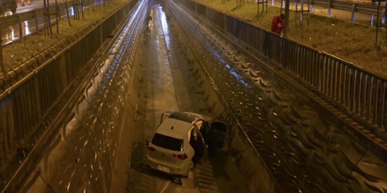 Bariyeri kırarak dereye uçtu: 5 yaralı