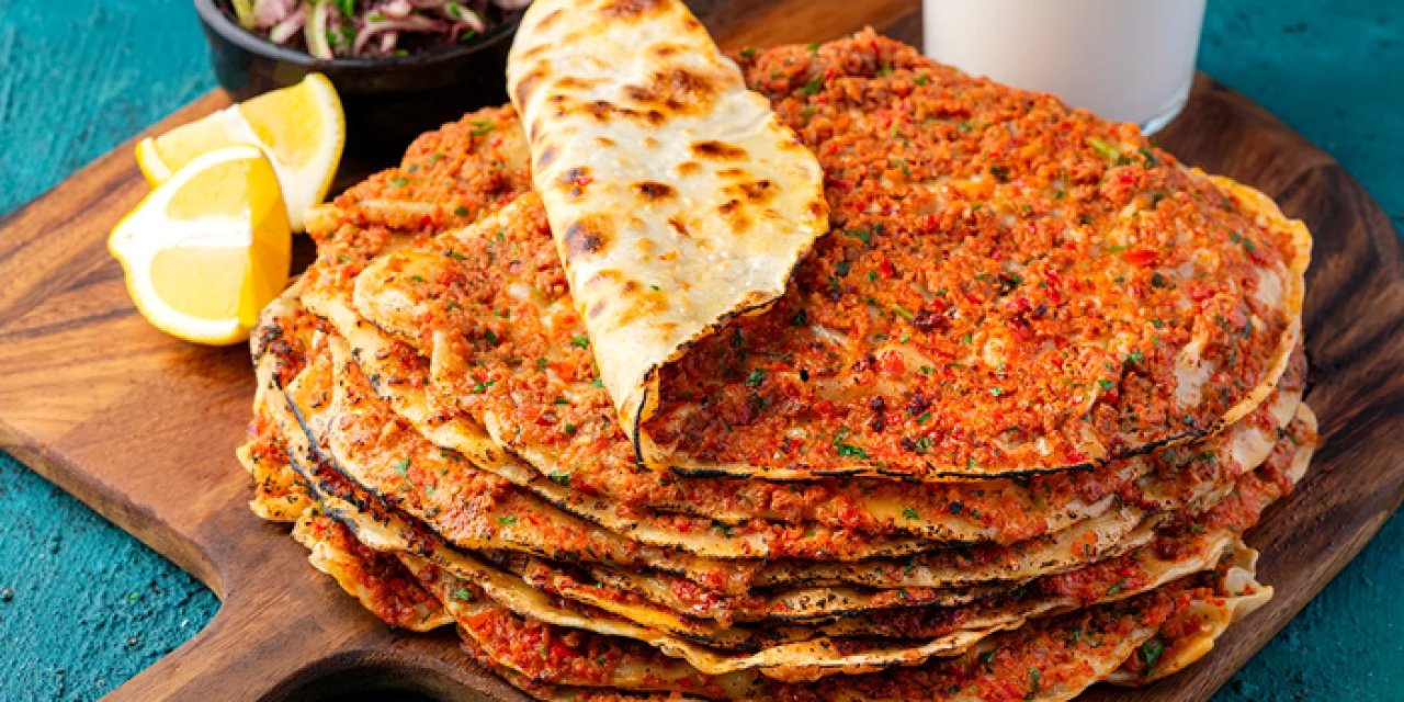 Lahmacundaki kar oyunu ortaya çıktı: Sahtekarlar ucuzlasın diye içine atıyorlar!