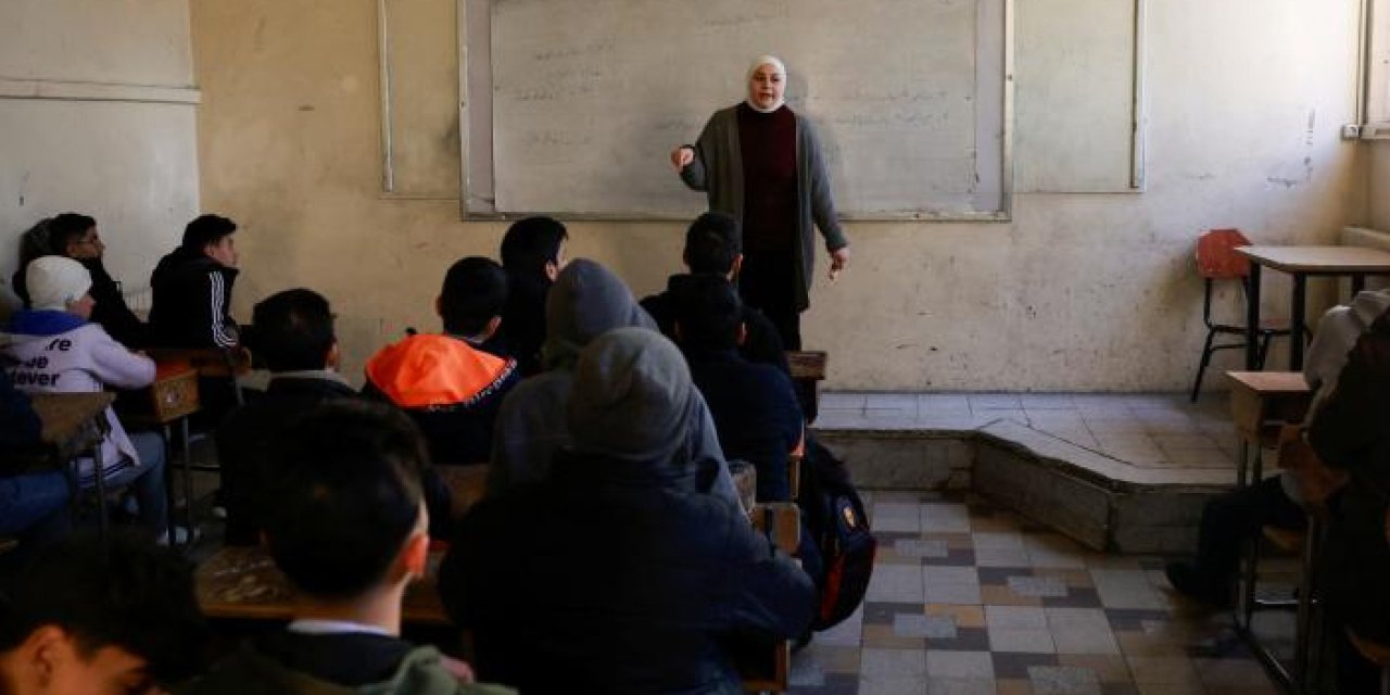 Suriye'de eğitime yeni başlangıç: Okullar yeniden açıldı