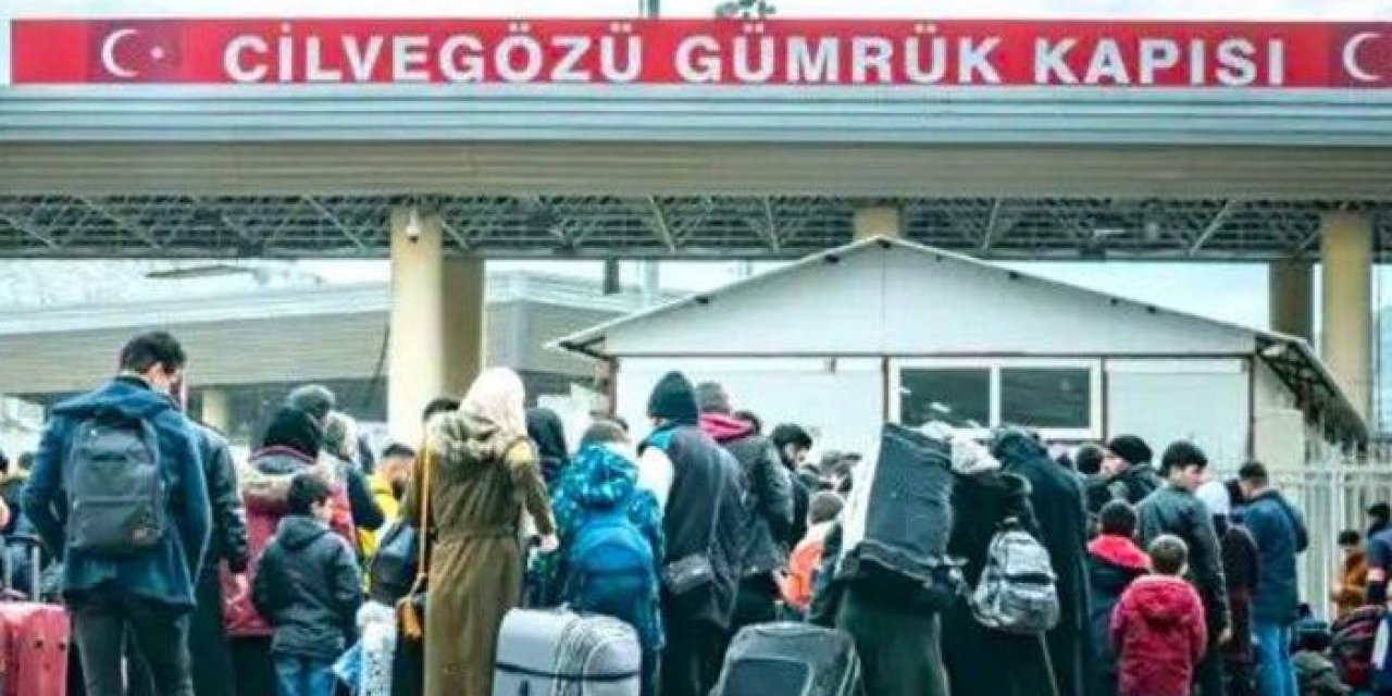 Sınır kapılarında yoğunluk: Suriyeli muhacirler geri dönüyor: